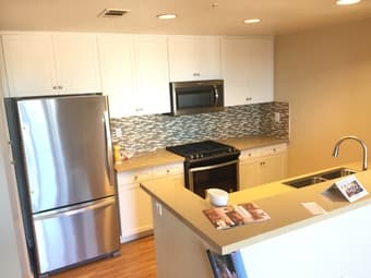 $1200 - Room Available in a 3BR/2BA in Redwood City 2