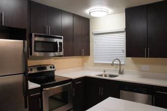 2BR, 2BA apartment- AMAZING LOCATION- Menlo Park $3890- 1250sqf 3