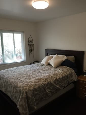 2 bed/1 bath EV apartment sublet 12/15 - 1/3 3