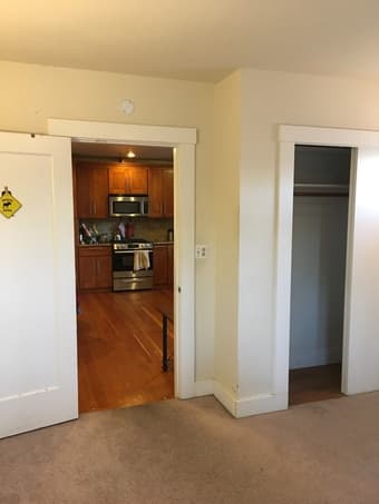 Large room in 4br Menlo Park house available now! ($1300/month) 2