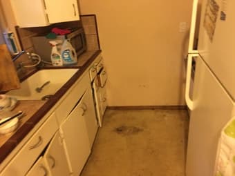Living room for rent from 12.20-1.25, Alma street 2891, $18 per day. 3