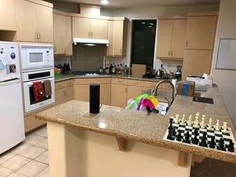 Room Available in gigantic 3Bd/2.5Ba Townhouse 3