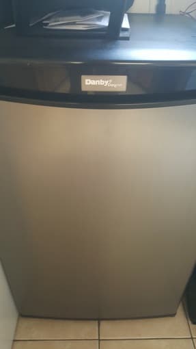 Danby Mini Fridge (menlo park) 1