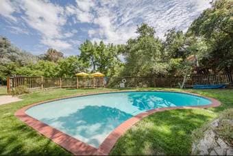 $2200 - Beautiful, light filled, furnished Master Suite 2