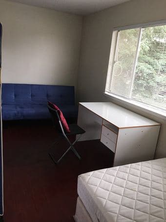 living room：$680 1