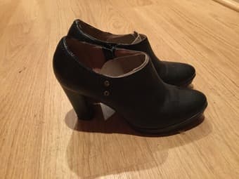 Clarks black leather ankle boots 3