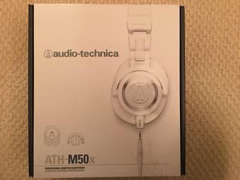 Audio-Technica ATH-M50x Professional Studio Monitor Headphones 1