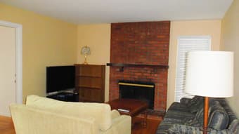 Gorgeous Mountain View house with young professional housemates 2