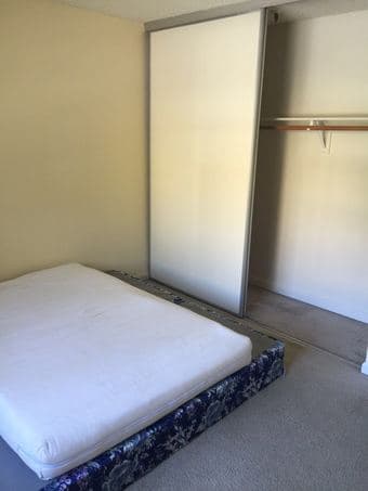 Palo Alto Grant Ave 1B1B 中的卧室短租 2