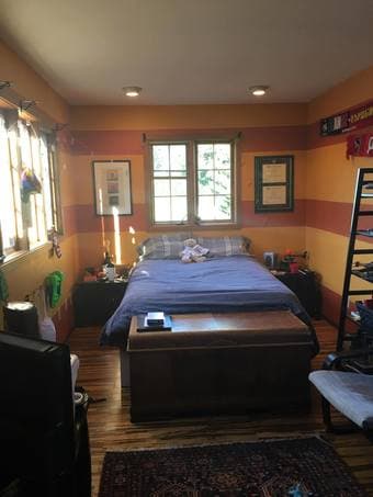Nice room on quiet street right off Oregon Expwy, Palo Alto, near 101 1
