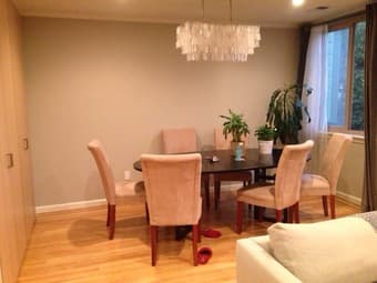 Modern, newly renovated 3-bedroom apartment 5- minute walk from 16th S 2