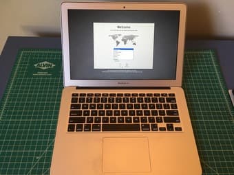 Macbook Air - Mid 2013 i7 8bg 1