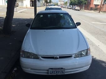 White Toyota Corolla 2000 VE (great condition) 2