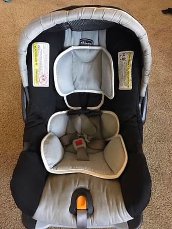 Chicco keyfit 30 car seat and base 1