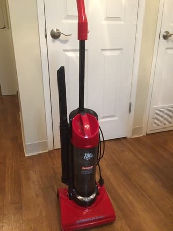 Dirt Devil Vacuum upright Cleanser-$ 30 2