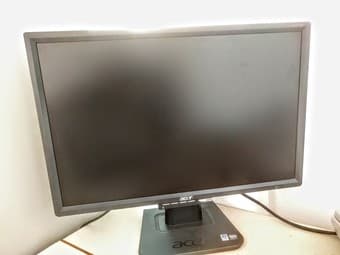 Acer AL2216 22" LCD Monitor - Black - Almost New 1