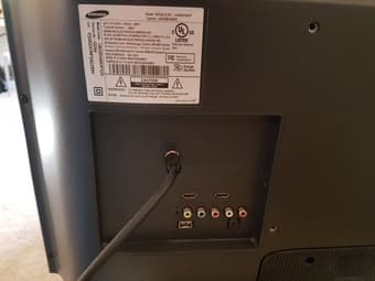 32inch Samsung TV (UN32EH4003) LED TV 3