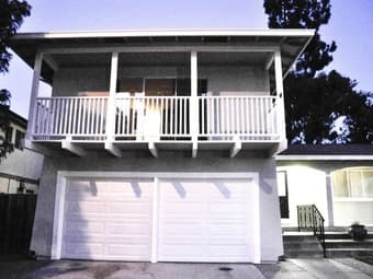 Join our community and house. 15 min driving to Apple! 1