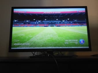 TV screen + Speakers + antenna 1