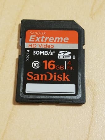 SanDisk Extreme HD Video SD card - Class 10, 16GB (4 hours of video) 1