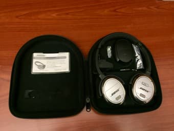 Bose QuietComfort 3 Noise Canceling Headphones in Great Condition 1