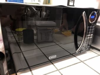 Moving sale - microwave 3