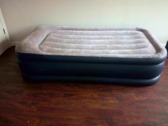 Like new Air matress Twin size 1