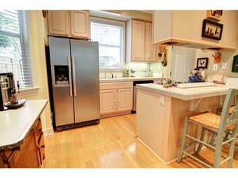 Beautiful Private Room + Bath Suite in Downtown Menlo Park 3