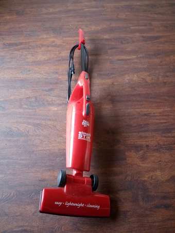 Dirt devil Vacuum Cleaner  Lightweight 1
