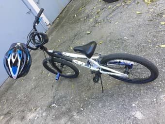 Woman's bike+lock+helmet+light and 20'' kid's bike+lock+helmet $120 2