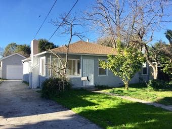 Corner Room with Good Light in New Menlo Park Cohouse for Immediate 3