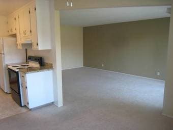 Menlo Park Master Bedroom and Huge Living Room Available Now 2