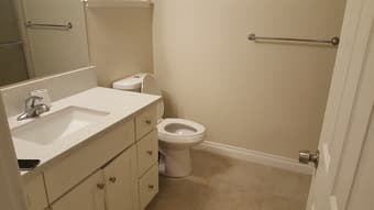 Master bedroom in 3BR apartment w/ private bathroom in Palo Alto 1