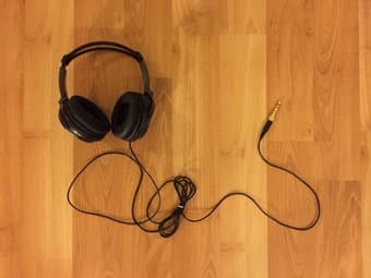 JVC Headphones 1
