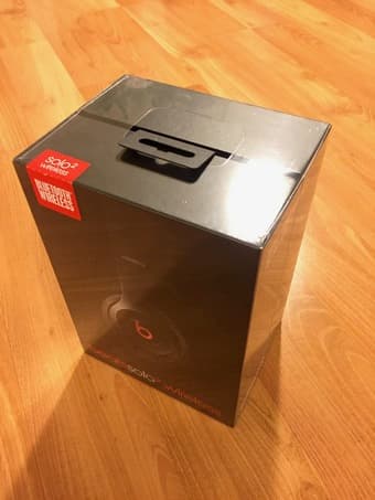 NEW Beats Solo2 WIRELESS - Black (UNOPENED) 3
