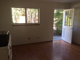 Studio apartment on campus 2