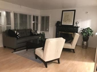 Offering Furnished Bedroom in Sunny Cohouse - Great Space, Good Light 1