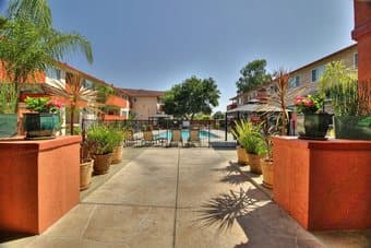 靠近斯坦福，San Antonio火车站附近 ---1b1b超大空间900ft2，Available from Apr 10 2