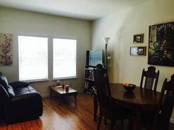 Room w/ private bathroom available in adorable Willow Glen home 2