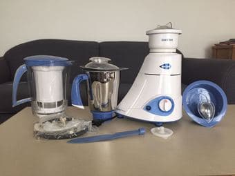 Preethi Blue Leaf Platinum 550 Watts 3 Jar Mixer Grinder 1
