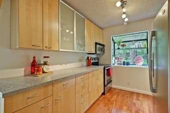 Furnished 1BR on campus, available Apr-June 3
