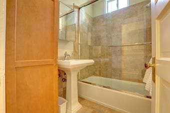 Sunlight and Private Bedroom in Picturesque SF! (Telegraph Hill, SF) 3