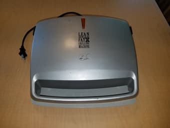Large George Foreman grill (lean mean fat reducing grilling machine) 2