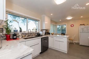 Join us, fun roommates, gorgeous house. 20 min bike to Stanford! 3