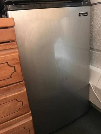 Magic Chef 3.3 cubic fridge, stainless look 1