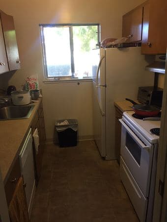 Rent living room for 25/day or 735/month 客厅招租 25/天 or 735/月 1