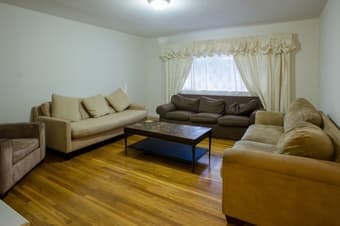 HOLLA! (young professionals co-ed housing!) 15 min drive to Google! 3