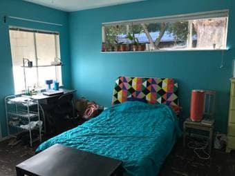 Large Room for rent in Old Mountain View 1