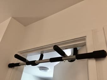 Over the door Pull up bar 2