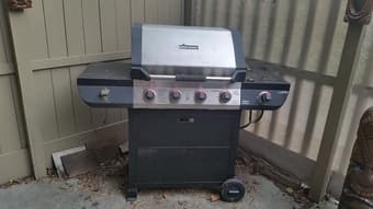 BRINKMANN 4 BURNER GAS GRILL 1